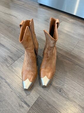 BEAST FASHION Tan Western Ankle Boots with Silver Toe Caps